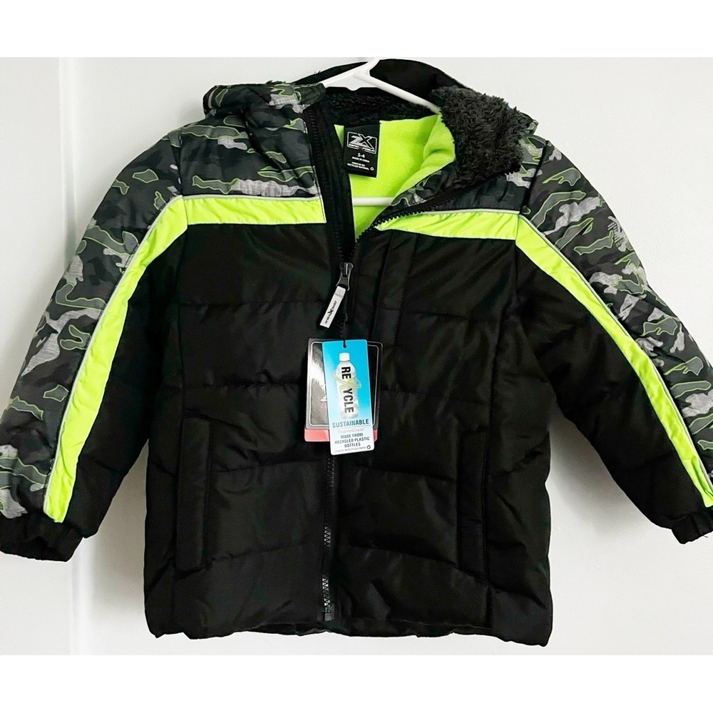 ZeroXposur • NWT Black and Bright Green with Camo Accent Coat